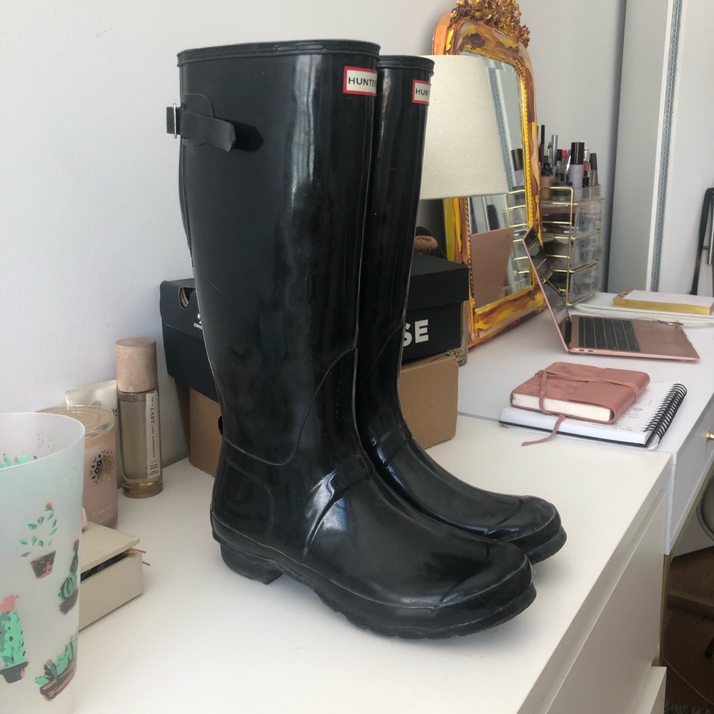Black glossy tall hunter rainboot